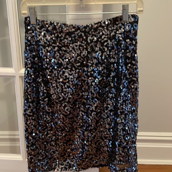 Tahari sequin skirt - Picture 5 of 5